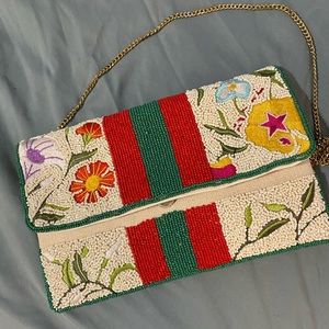 Beaded clutch purse with gold chain strap